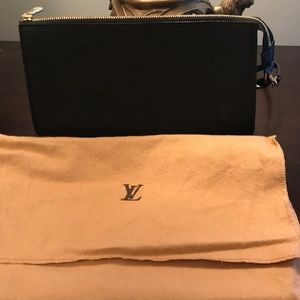 Louis Vuitton black Epi leather zipper pochette